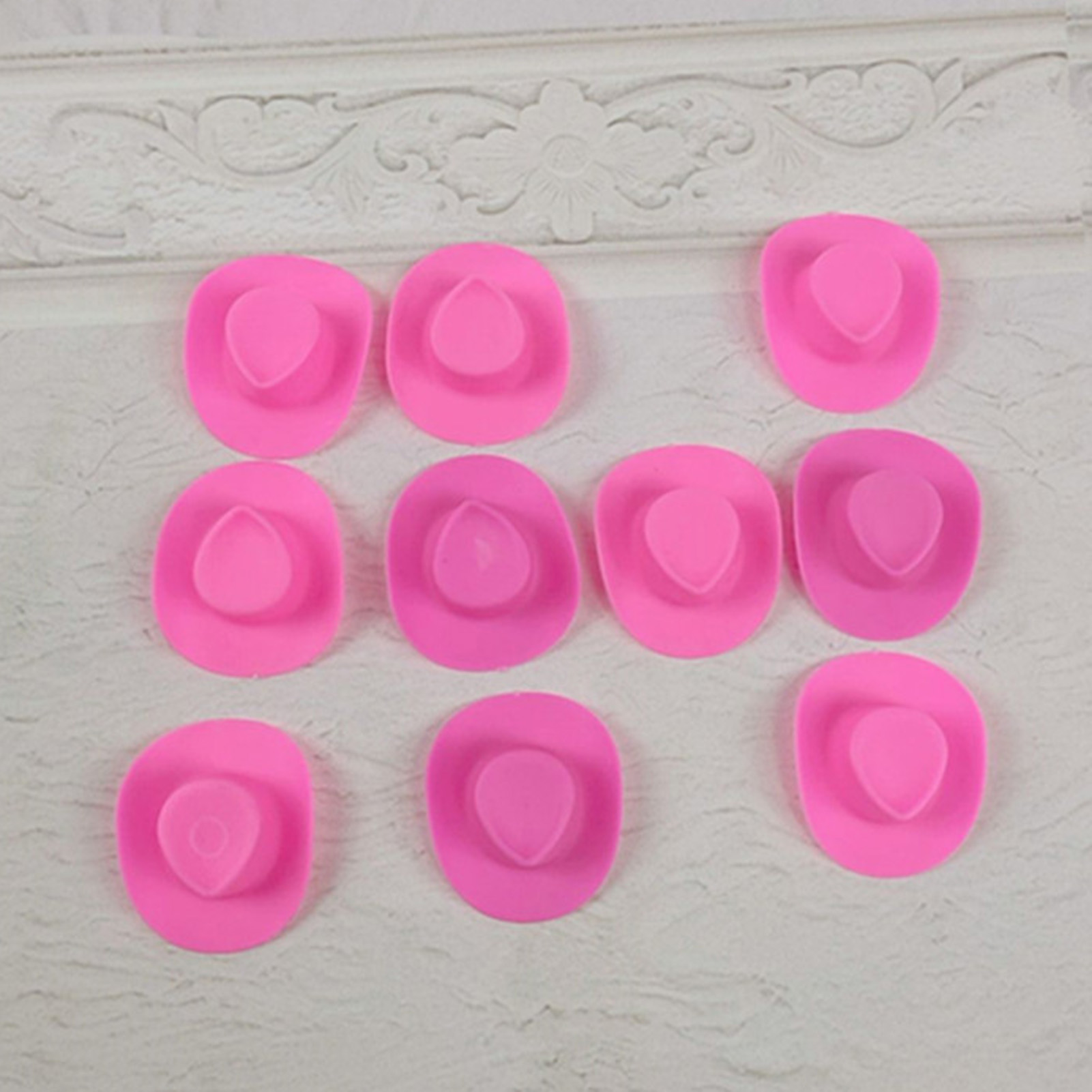 AURORA TRADE 10Pcs Miniature Hats Eye-catching Realistic Bright Color Pretend Play Cowboy Dollhouse Hats for Girls